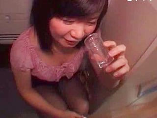 Nippon cutie deep-throats massive shaft in Tokyo XXX show