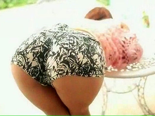 Japanese babe with XXX nipple play and Tokyo sex tour